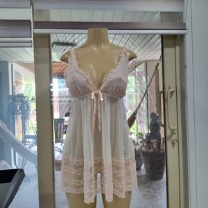 Nwot. Victoria's Secret Pink and White Lace Chemise